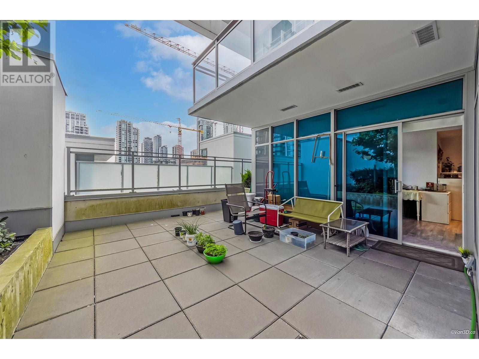 Photo 10 of 202 2288 Alpha Avenue, Burnaby BC