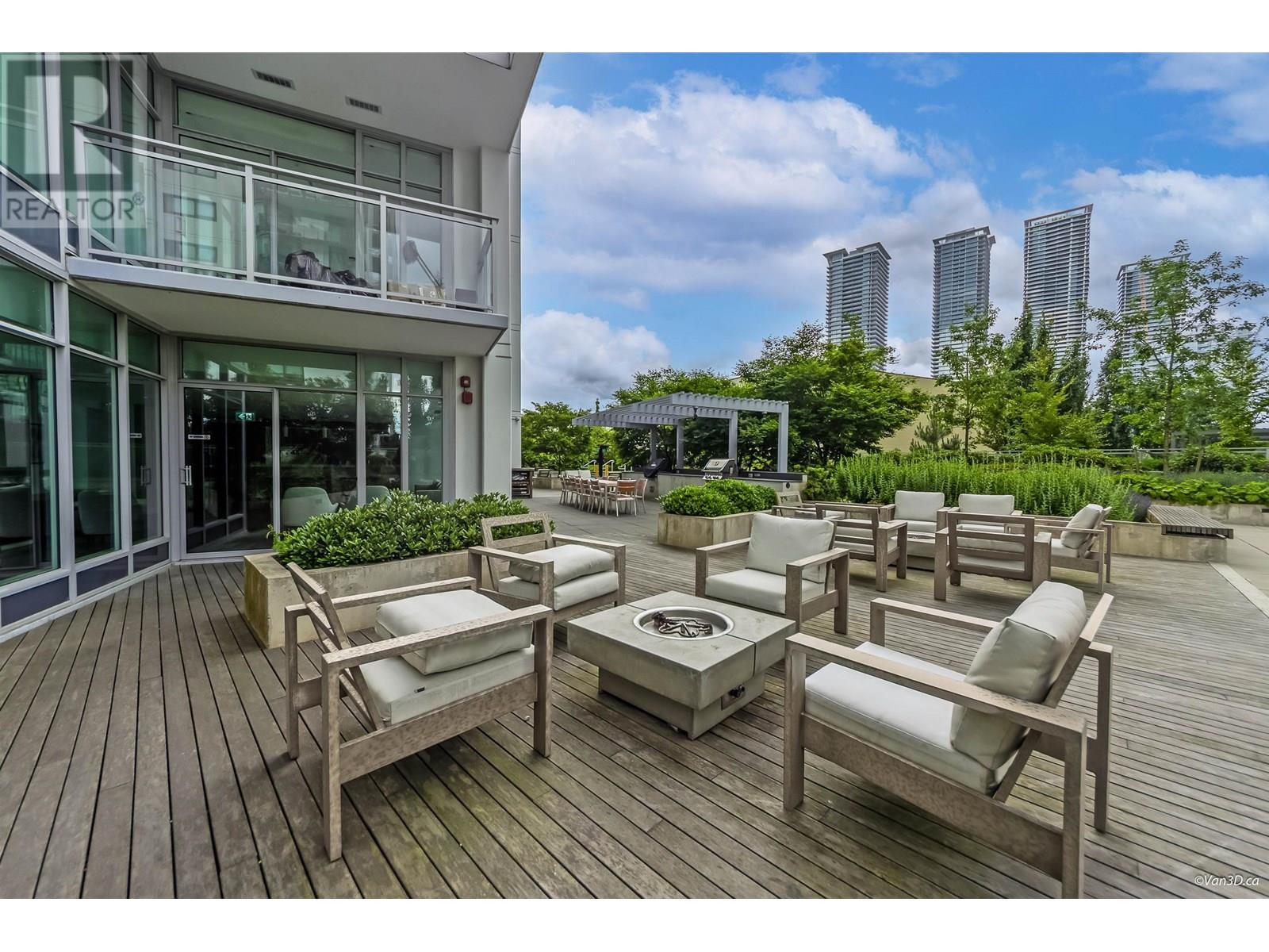 Photo 18 of 202 2288 Alpha Avenue, Burnaby BC