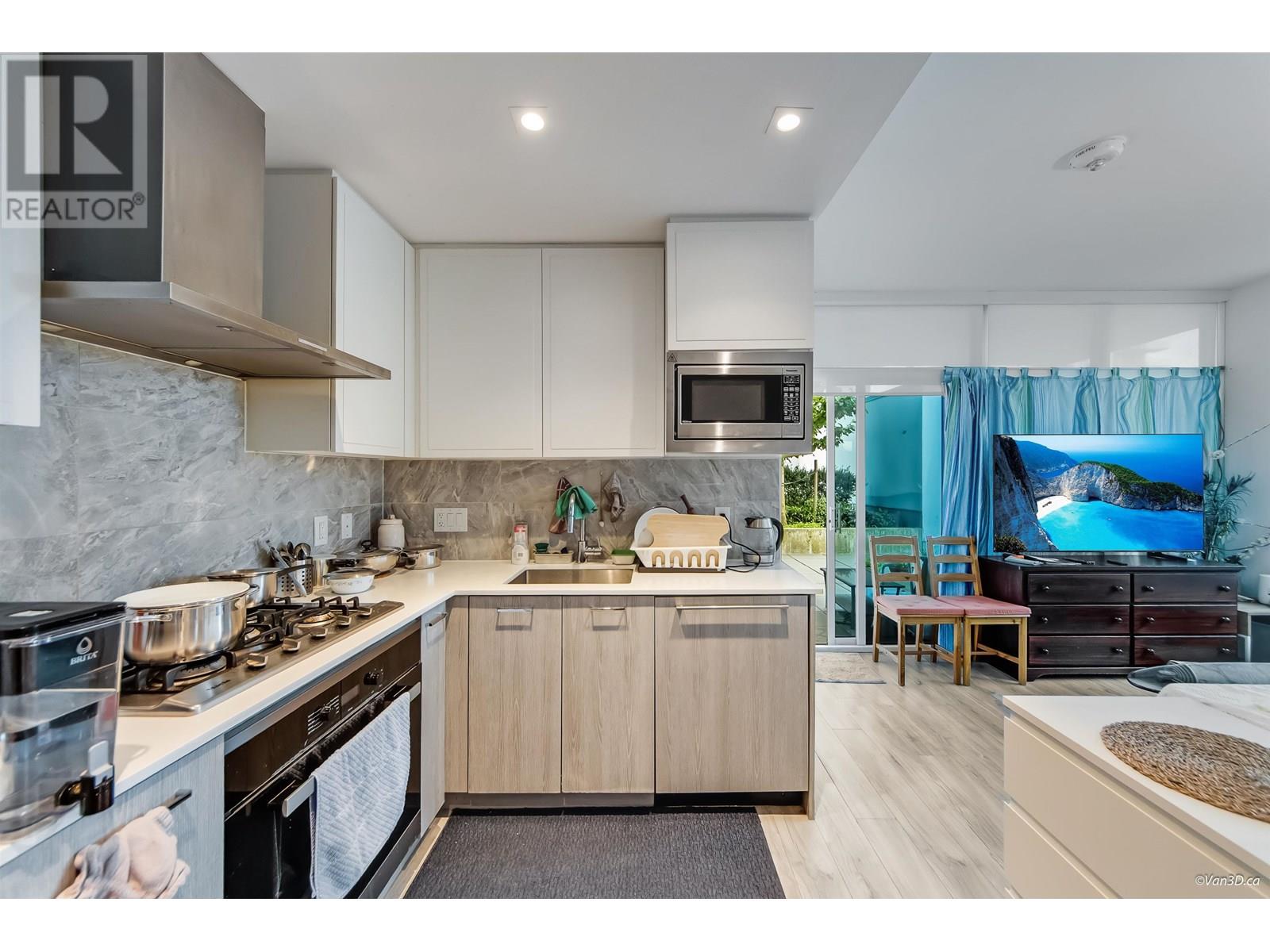 Photo 15 of 202 2288 Alpha Avenue, Burnaby BC