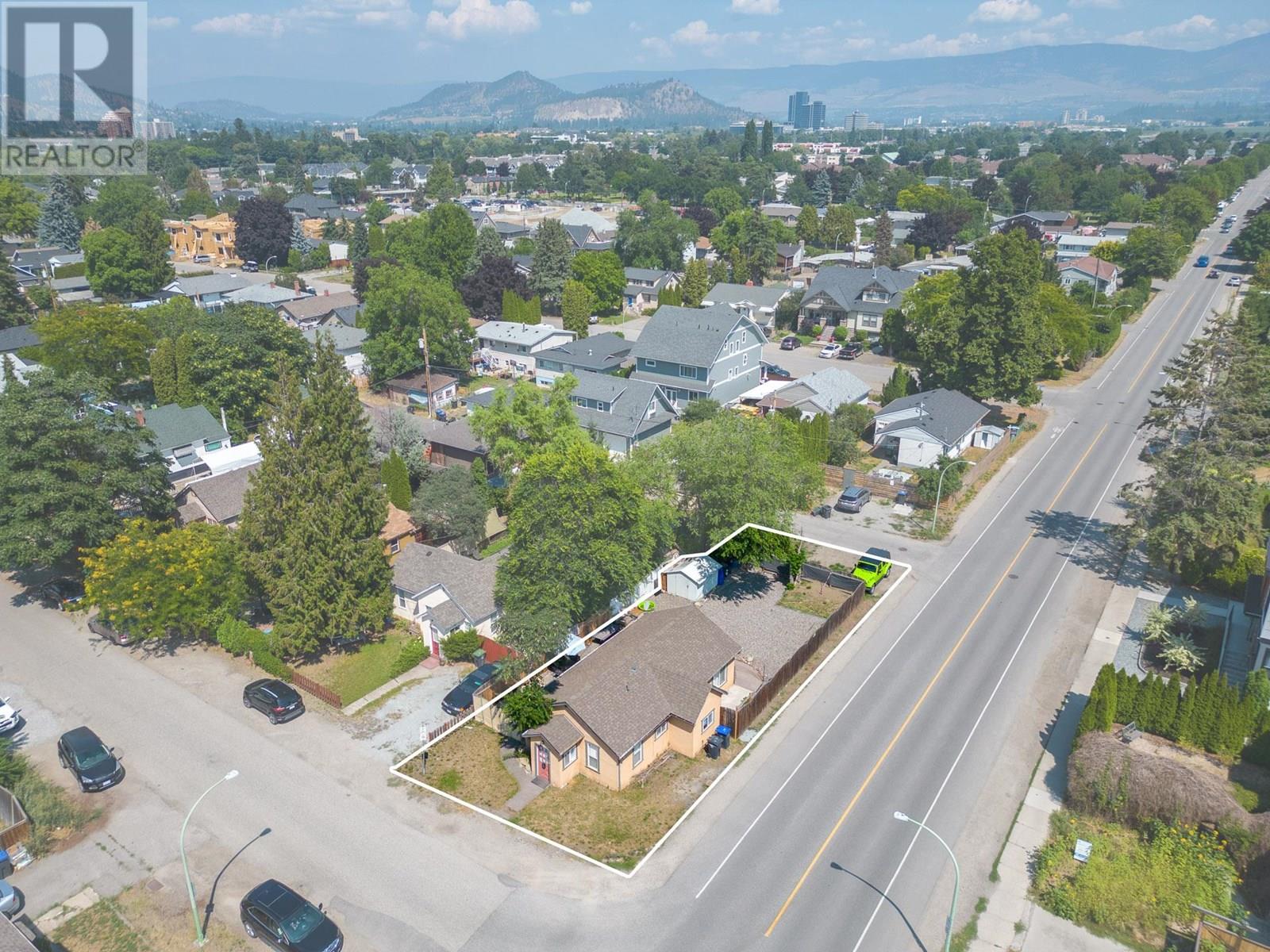  2293 Woodlawn Street, Kelowna
