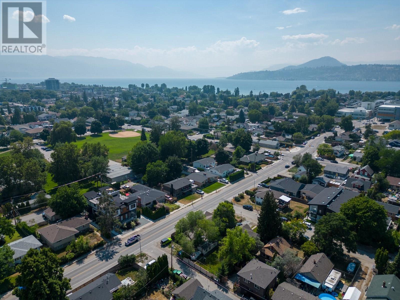 2293 Woodlawn Street, Kelowna