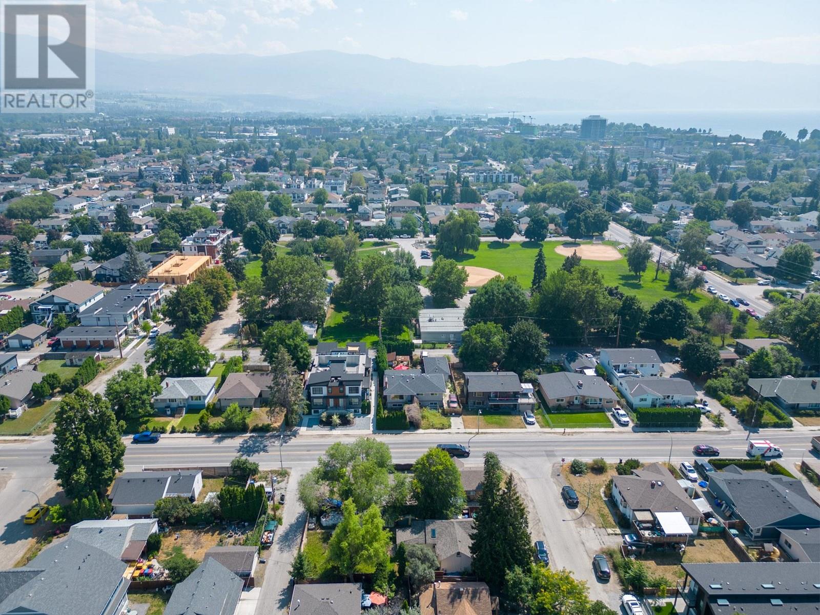  2293 Woodlawn Street, Kelowna
