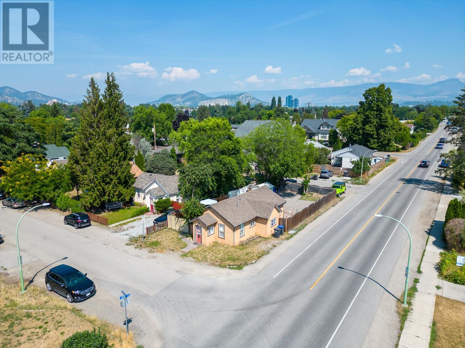  2293 Woodlawn Street, Kelowna
