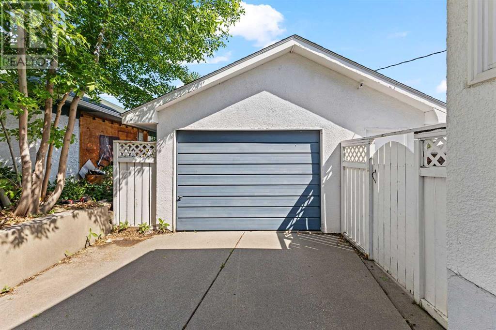 424 Blackthorn Road NW, Calgary, Alberta
