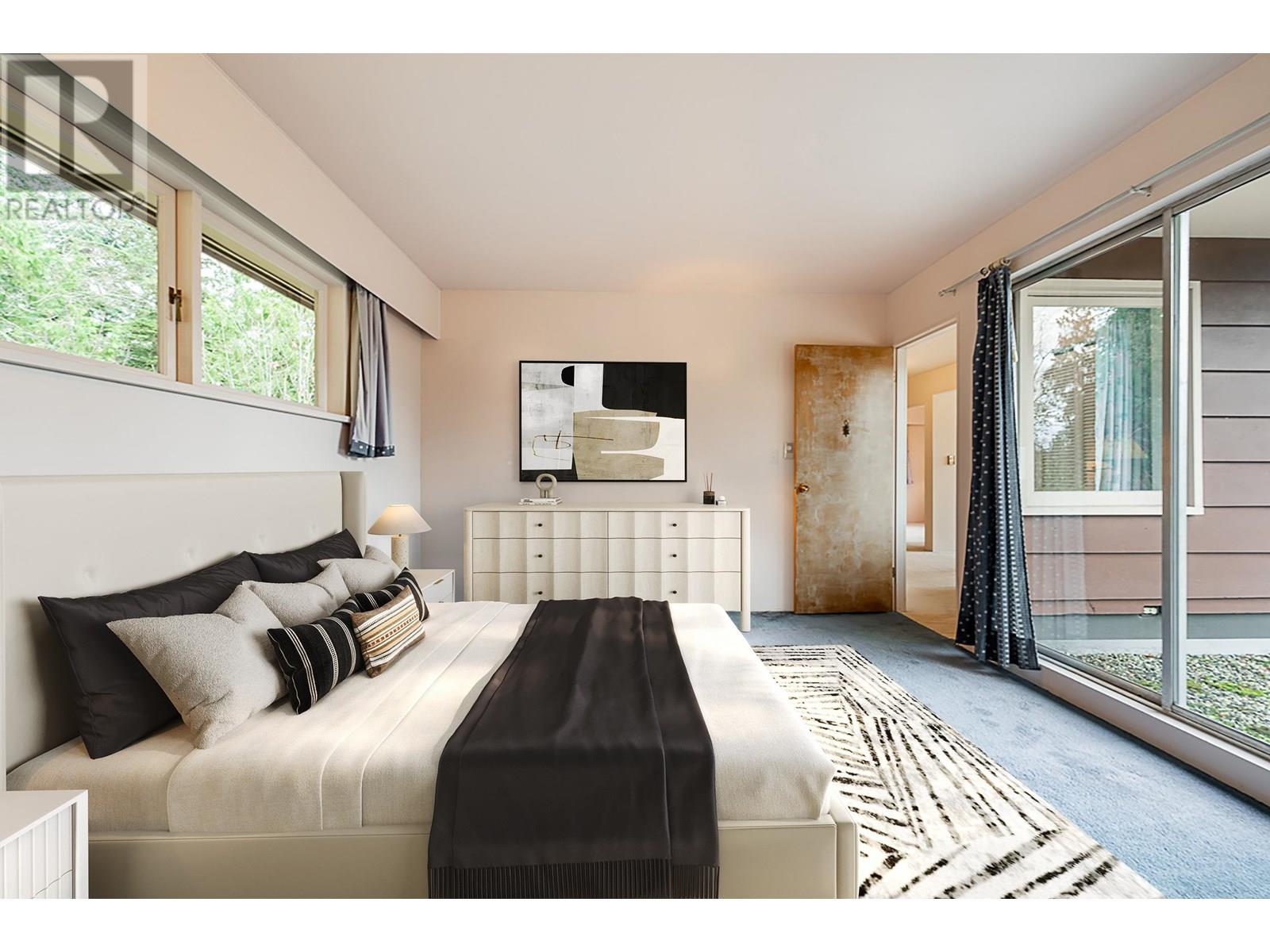 2847 MATHERS AVENUE, West Vancouver