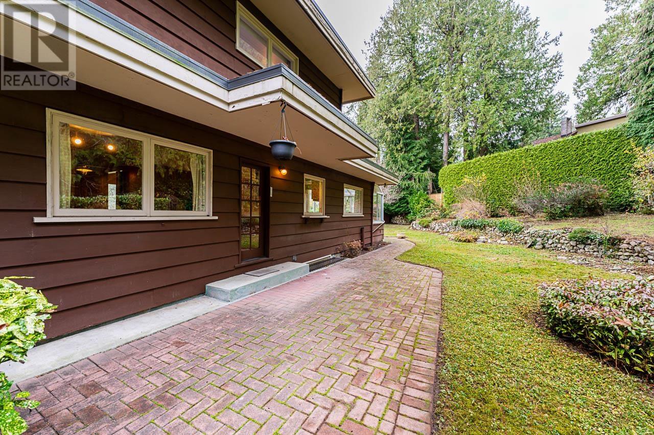 2847 MATHERS AVENUE, West Vancouver