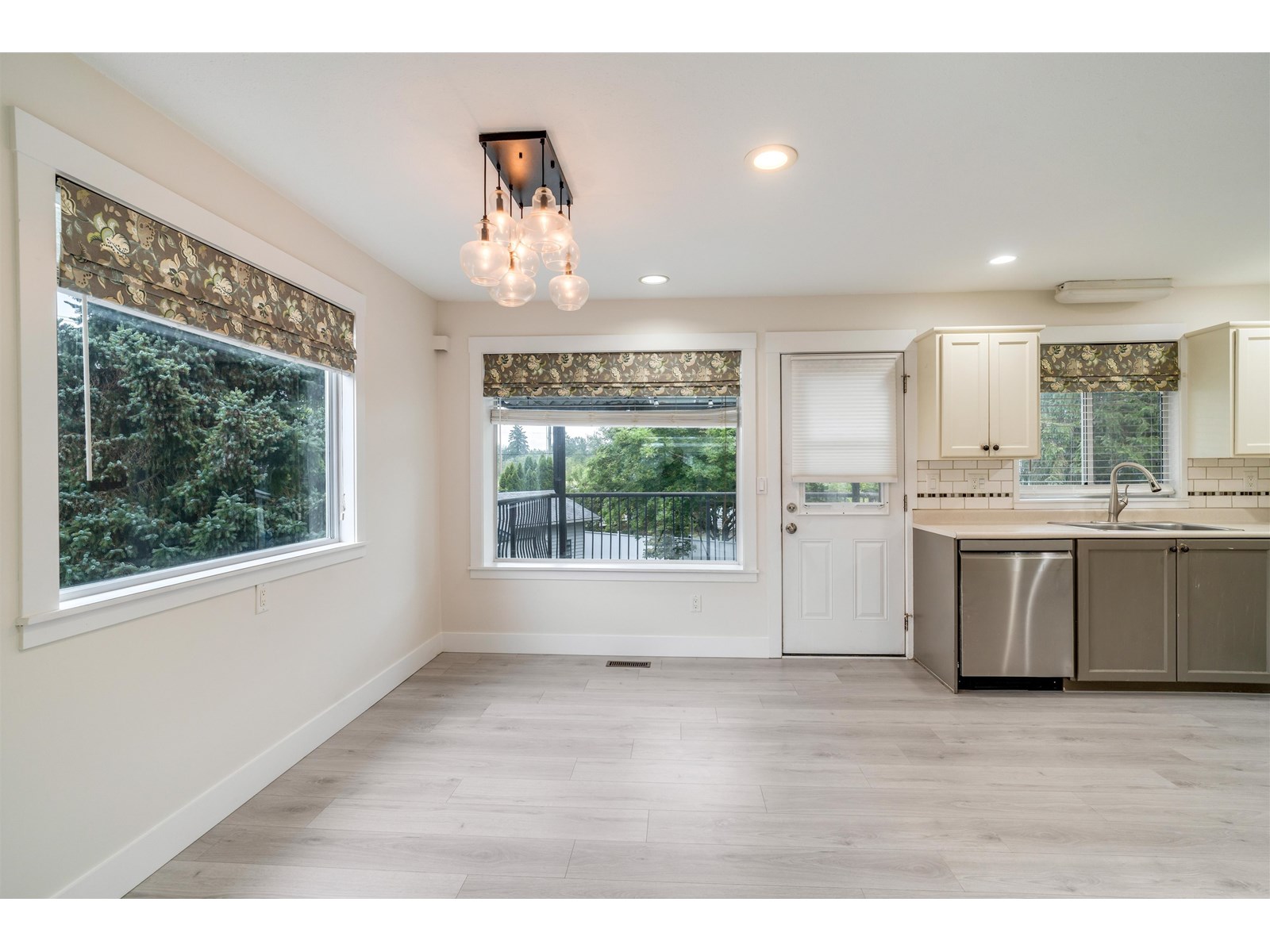Photo 7 of 9582 212 B Street, Langley BC