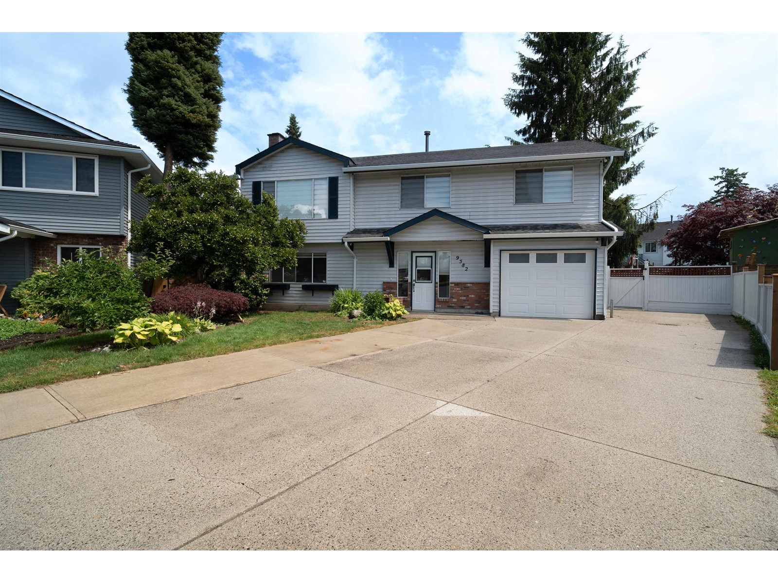 Photo 3 of 9582 212 B Street, Langley BC