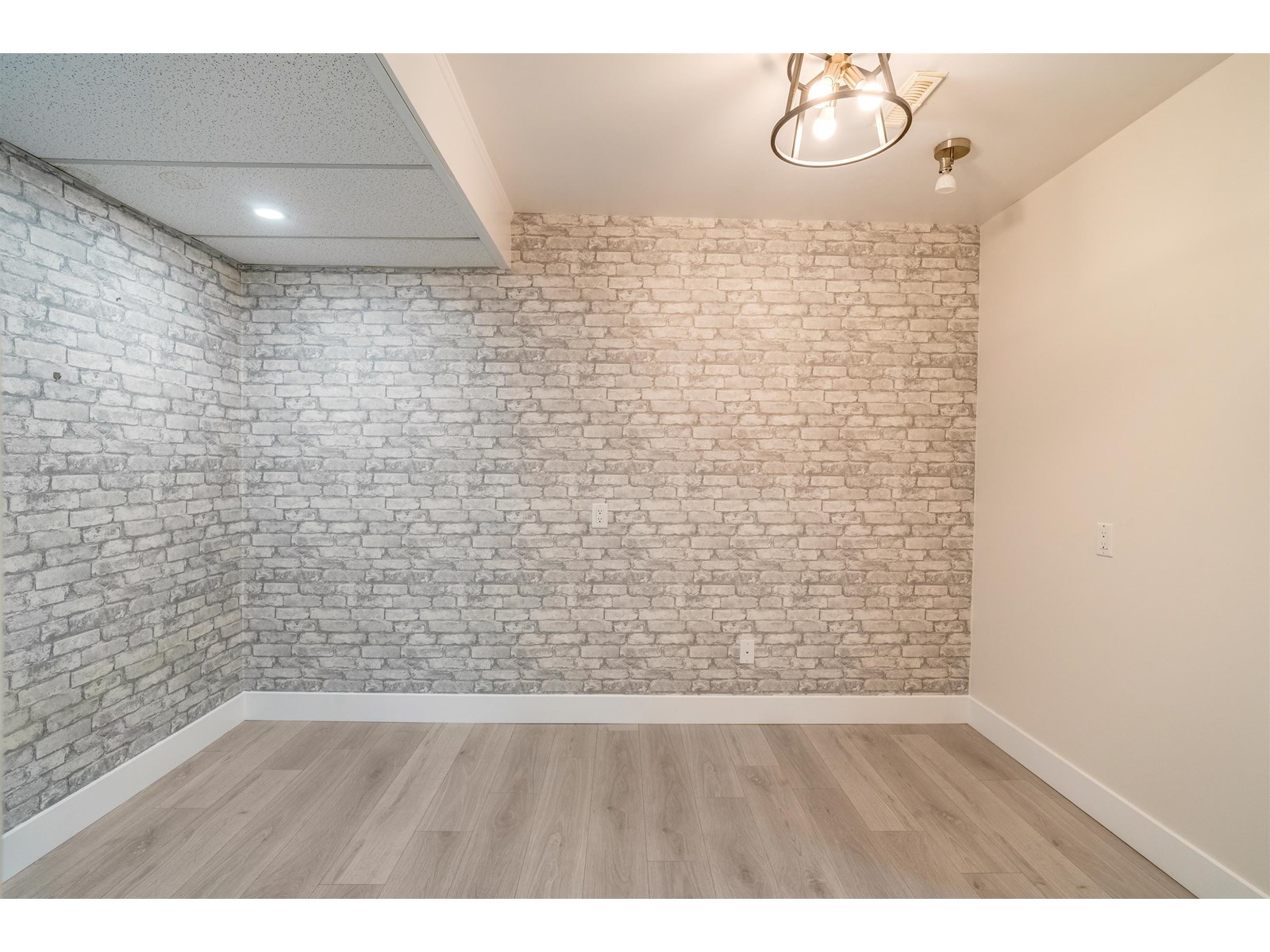 Photo 15 of 9582 212 B Street, Langley BC