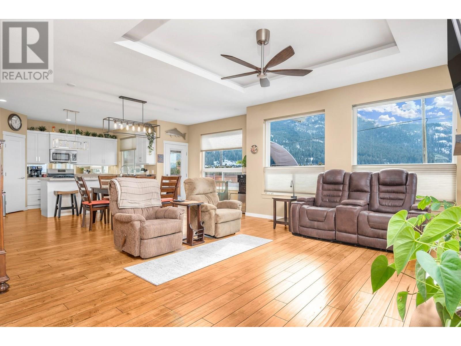 2367 Oglow Drive, Armstrong