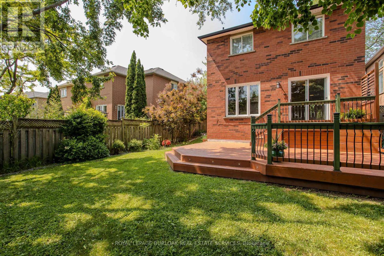 Photo 5 of 561 Phoebe Crescent, Burlington ON