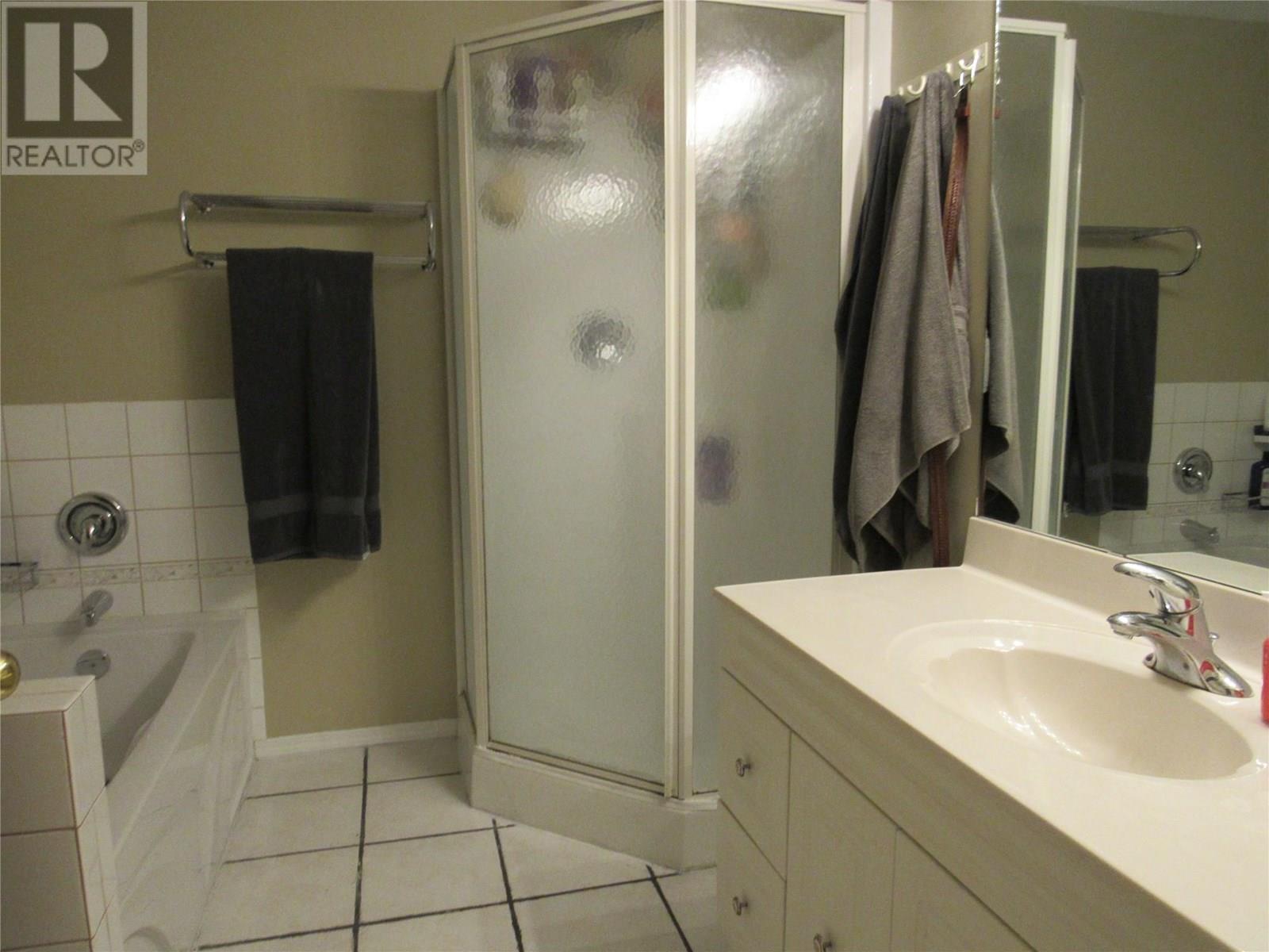 1755 COLUMBIA GARDENS Road, Fruitvale