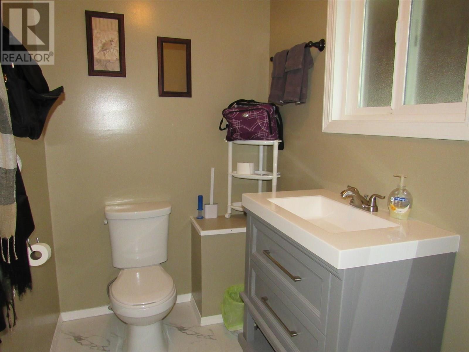 1755 COLUMBIA GARDENS Road, Fruitvale