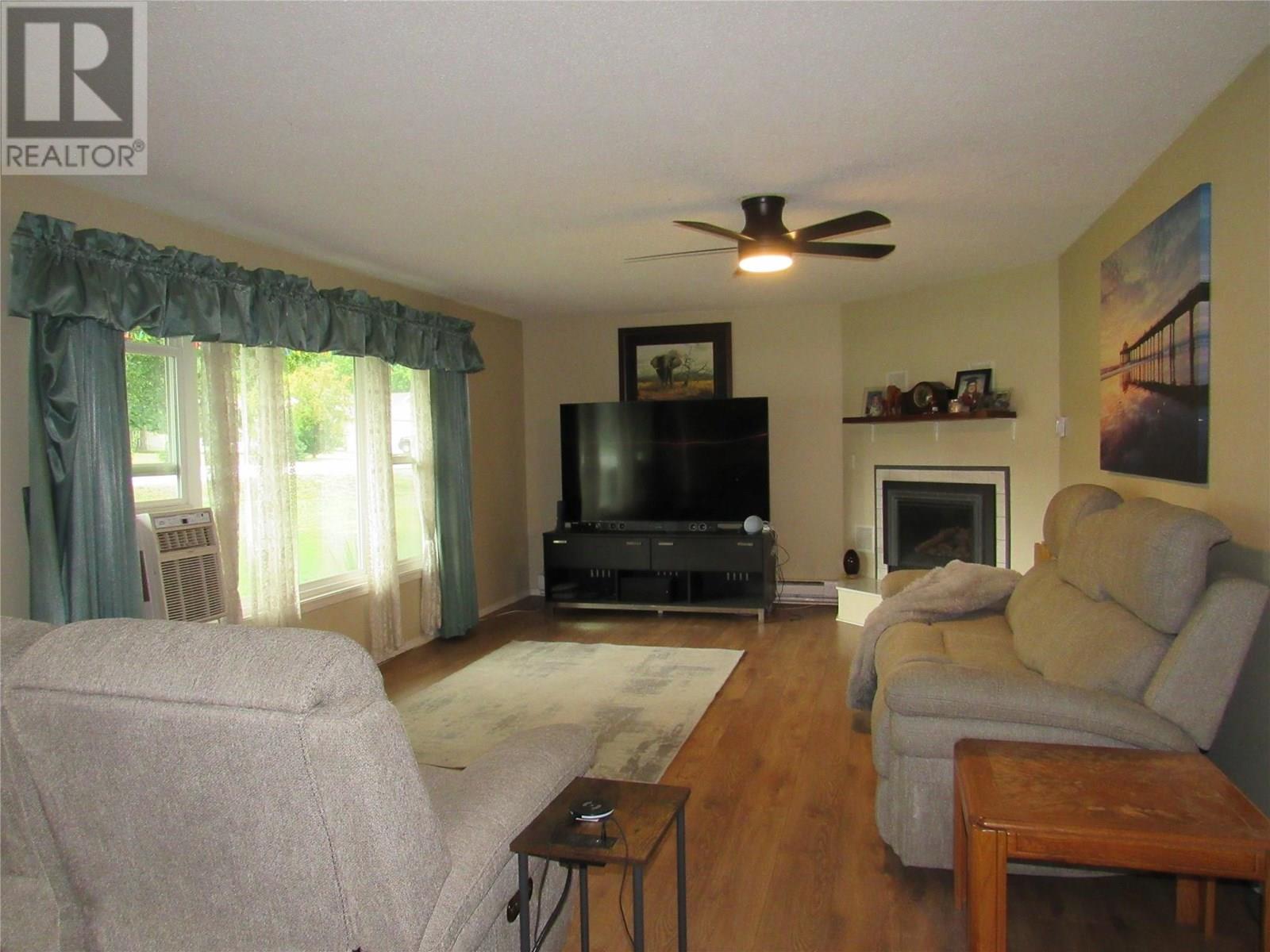 1755 COLUMBIA GARDENS Road, Fruitvale