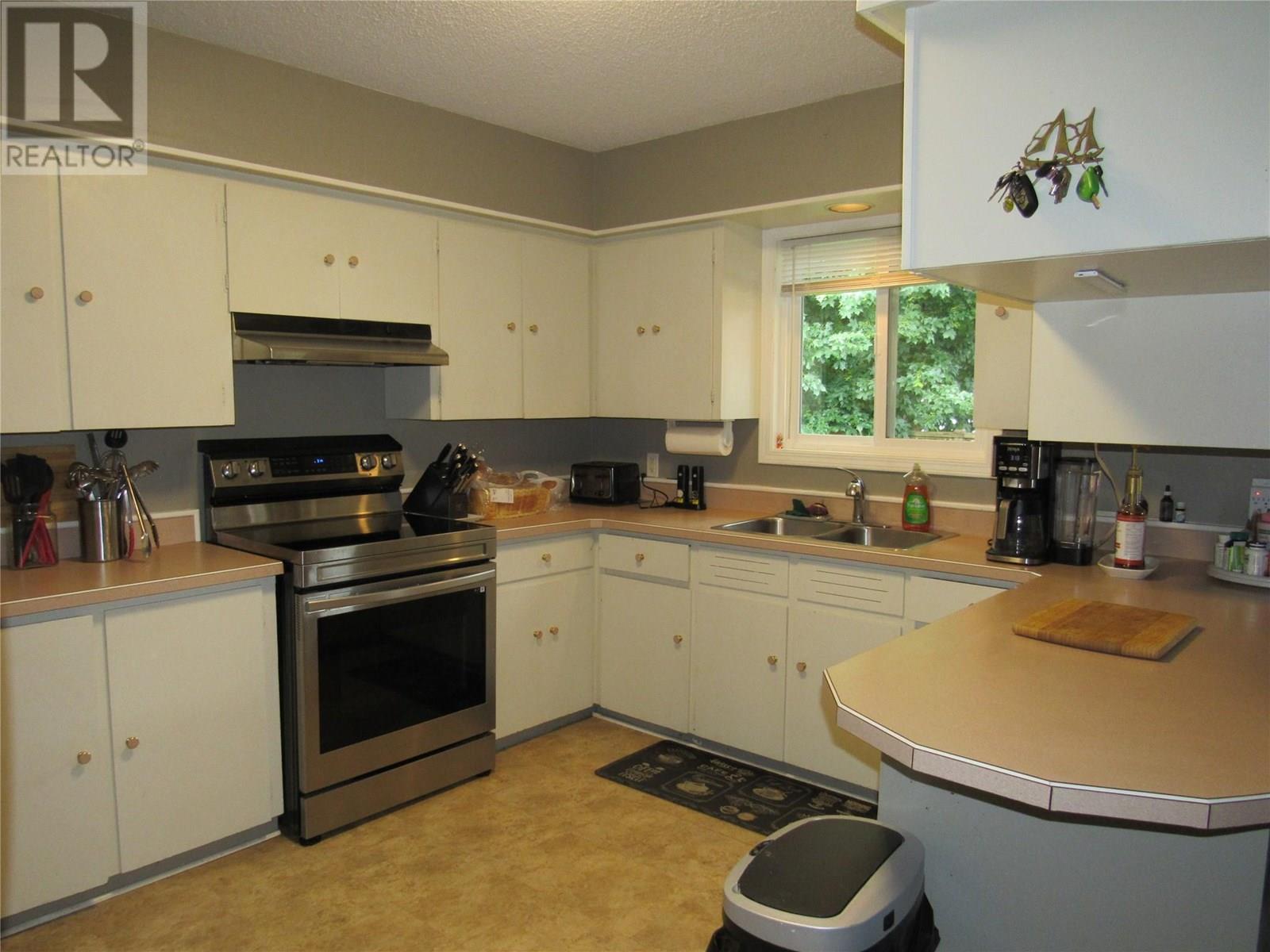 1755 COLUMBIA GARDENS Road, Fruitvale