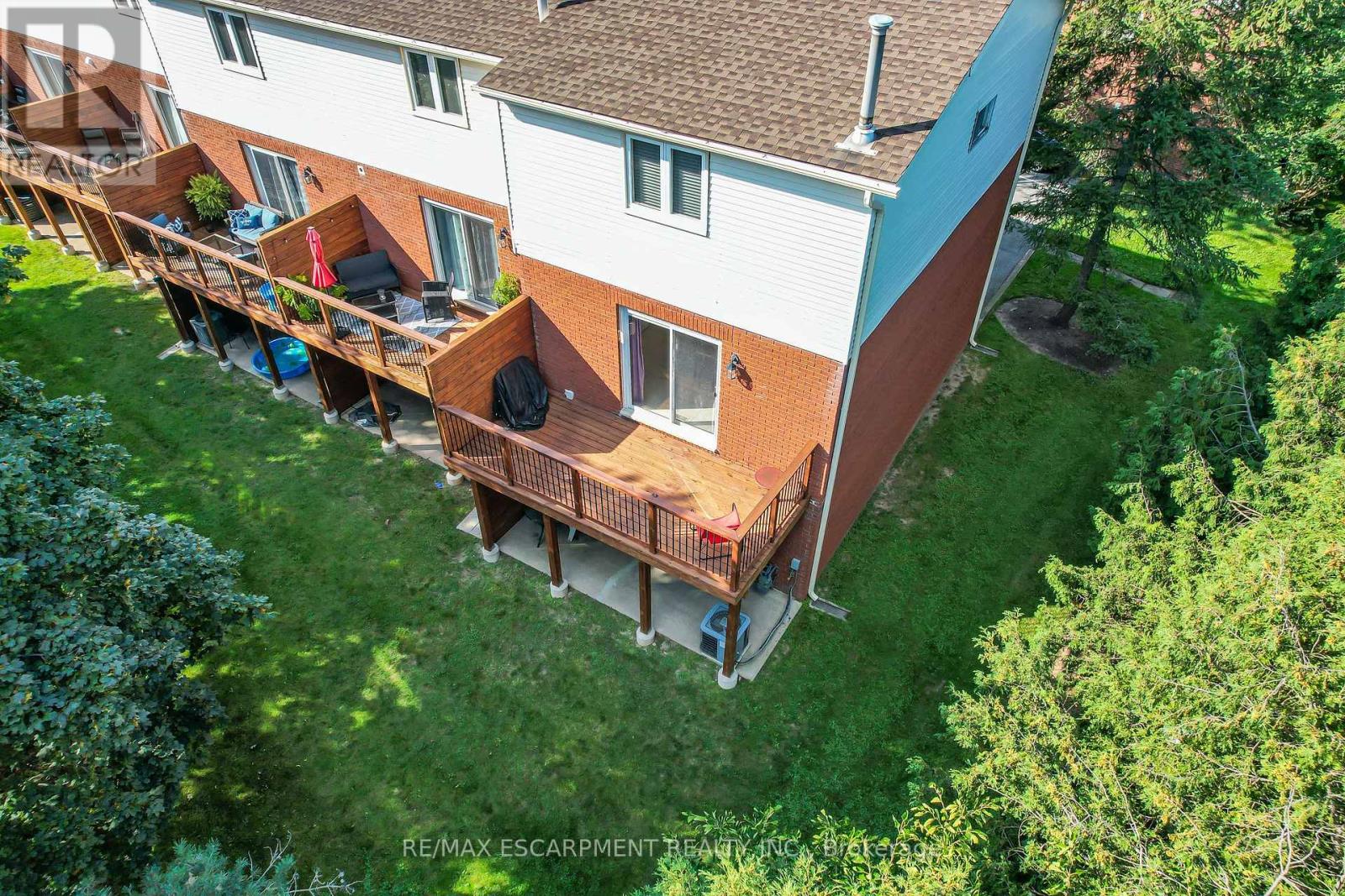 Photo 12 of 15 130 Livingston Avenue, Grimsby ON