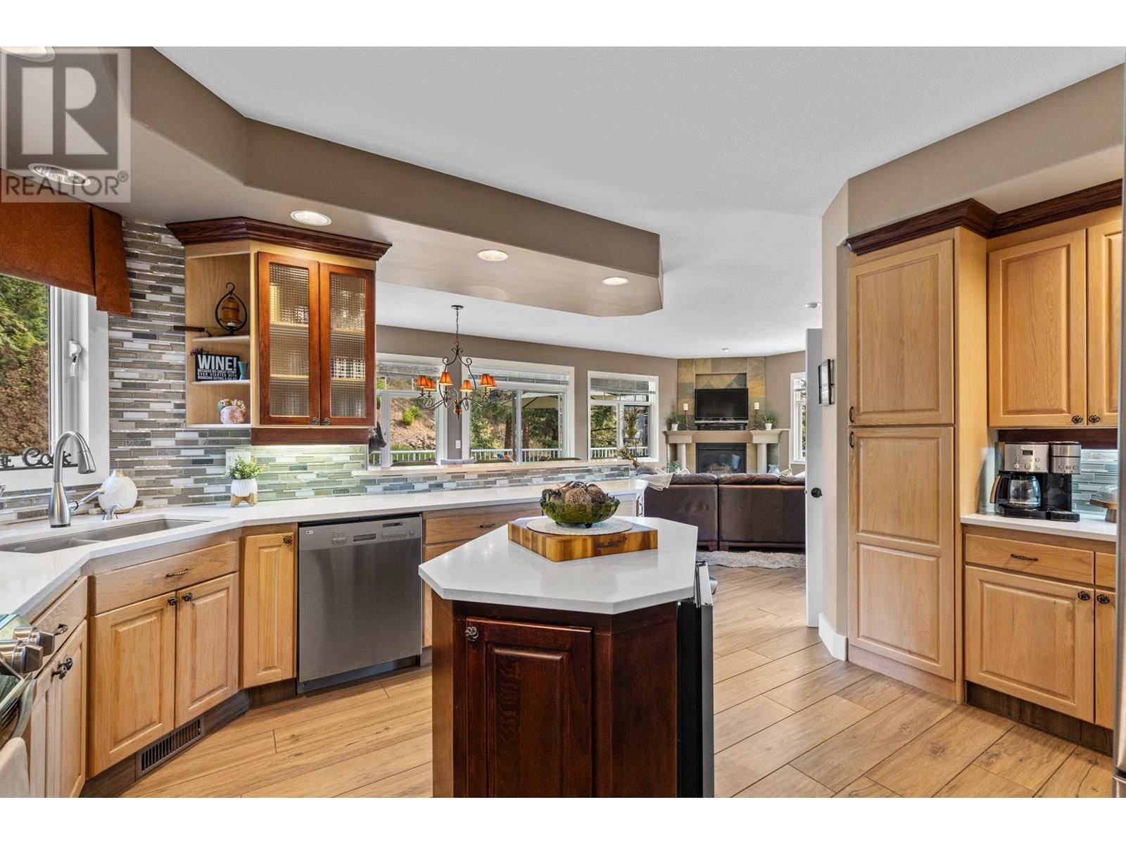  1831 Horizon Drive, West Kelowna