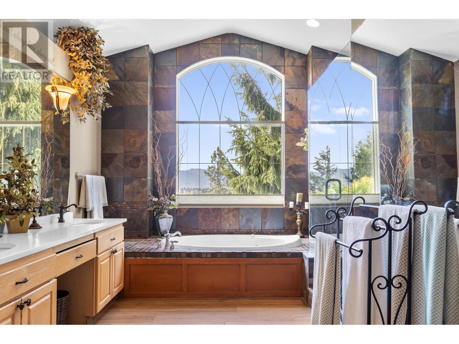  1831 Horizon Drive, West Kelowna