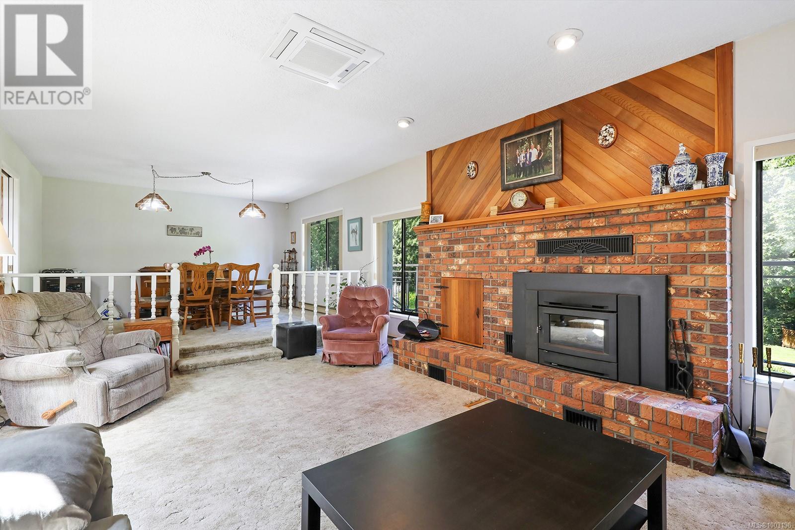 Photo 15 of 970 Mclean Rd, Qualicum Beach BC