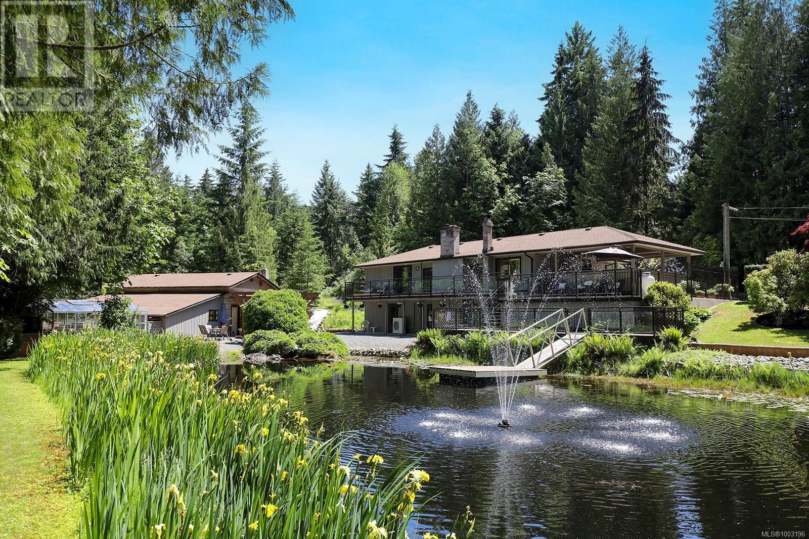 Photo 2 of 970 Mclean Rd, Qualicum Beach BC