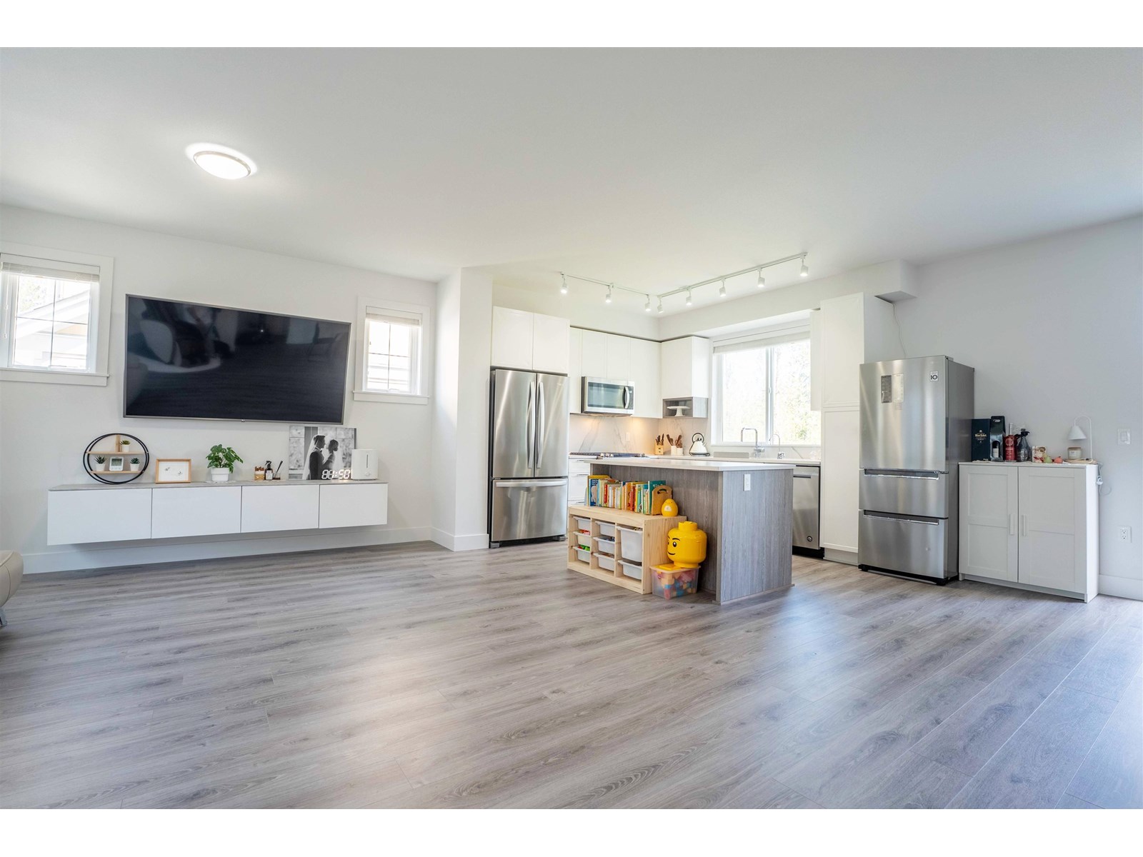 Photo 6 of 53 9688 162 A Street, Surrey BC