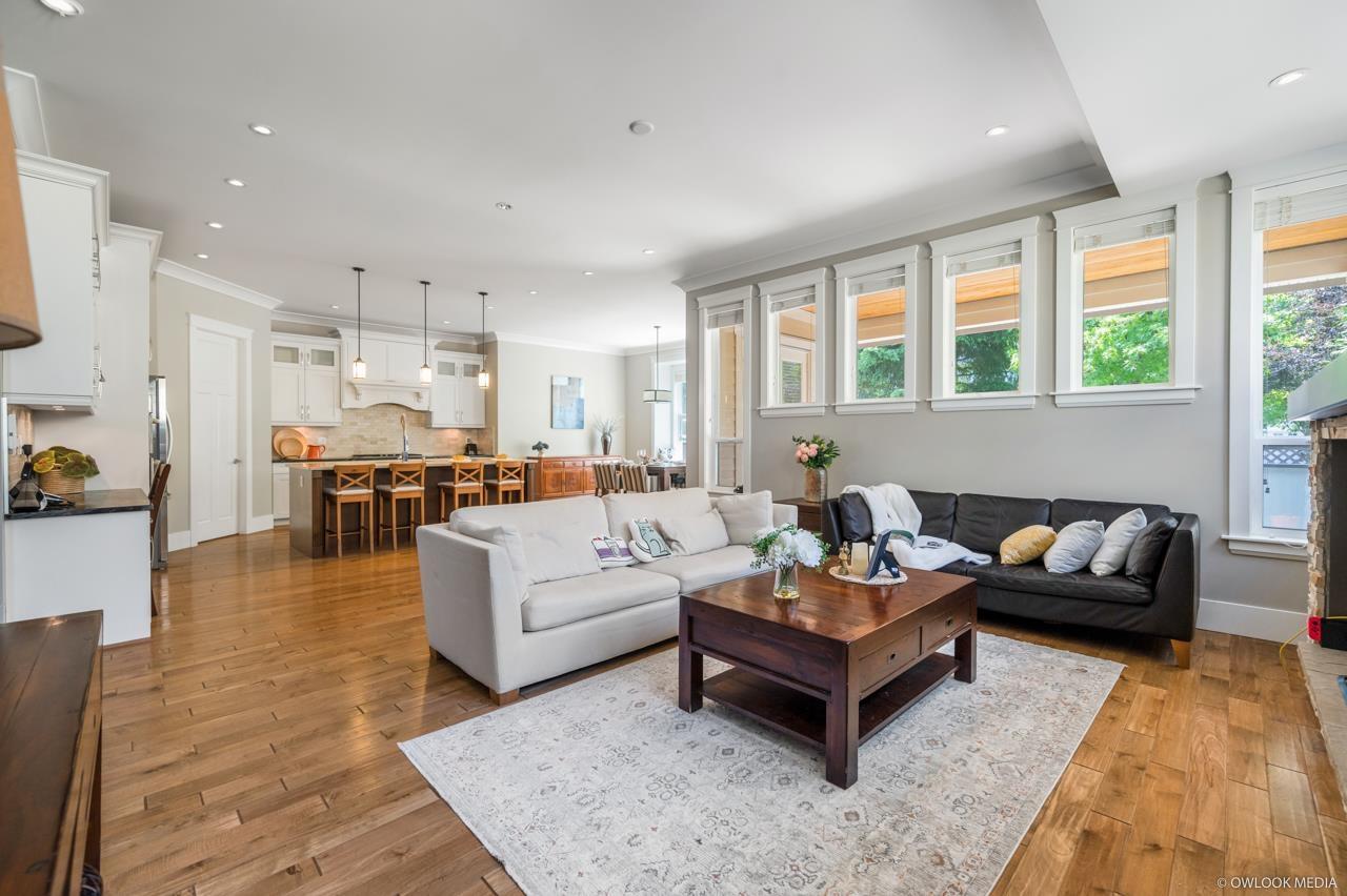 Photo 4 of 16228 25 Avenue, Surrey BC