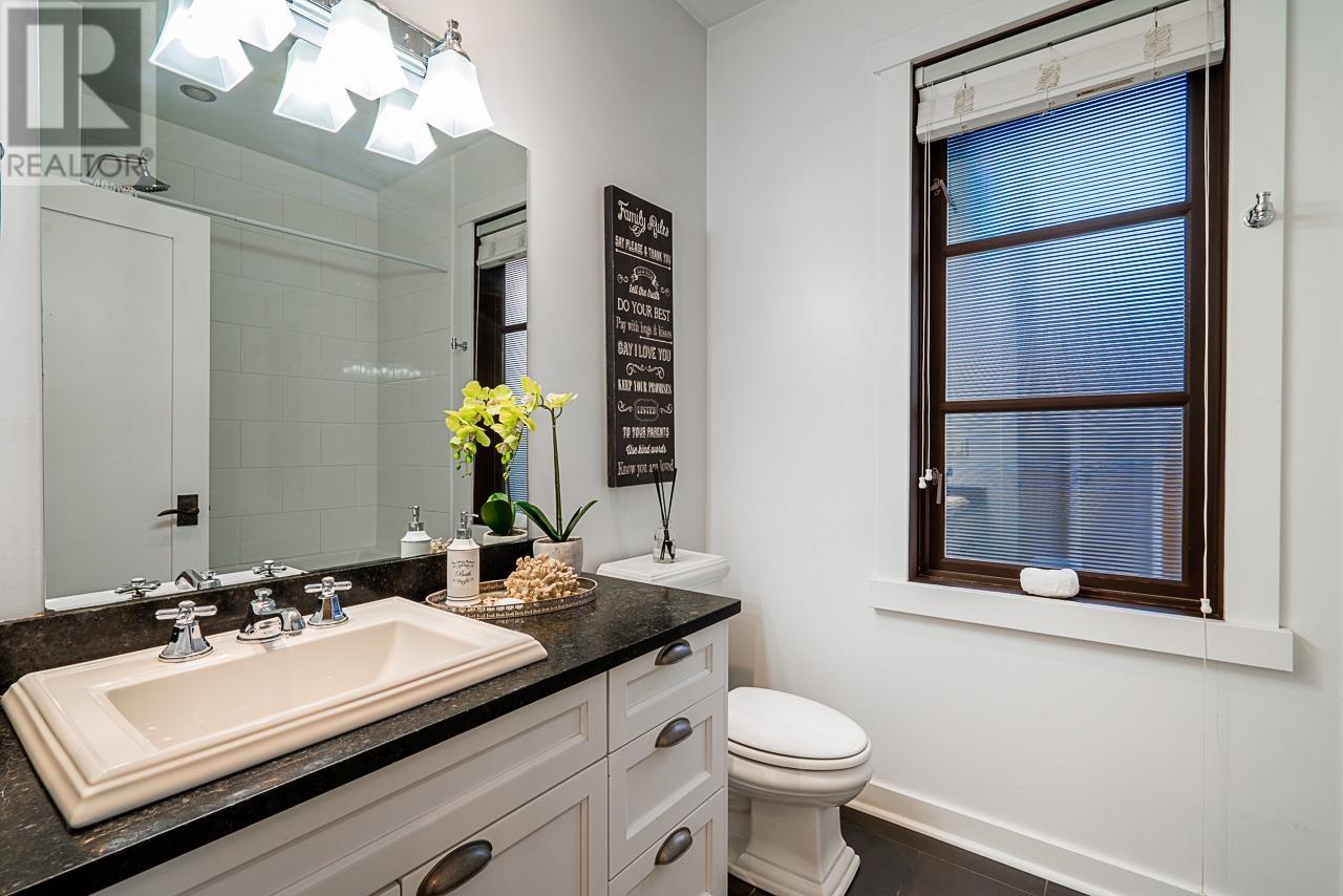 3394 MAHON AVENUE, North Vancouver