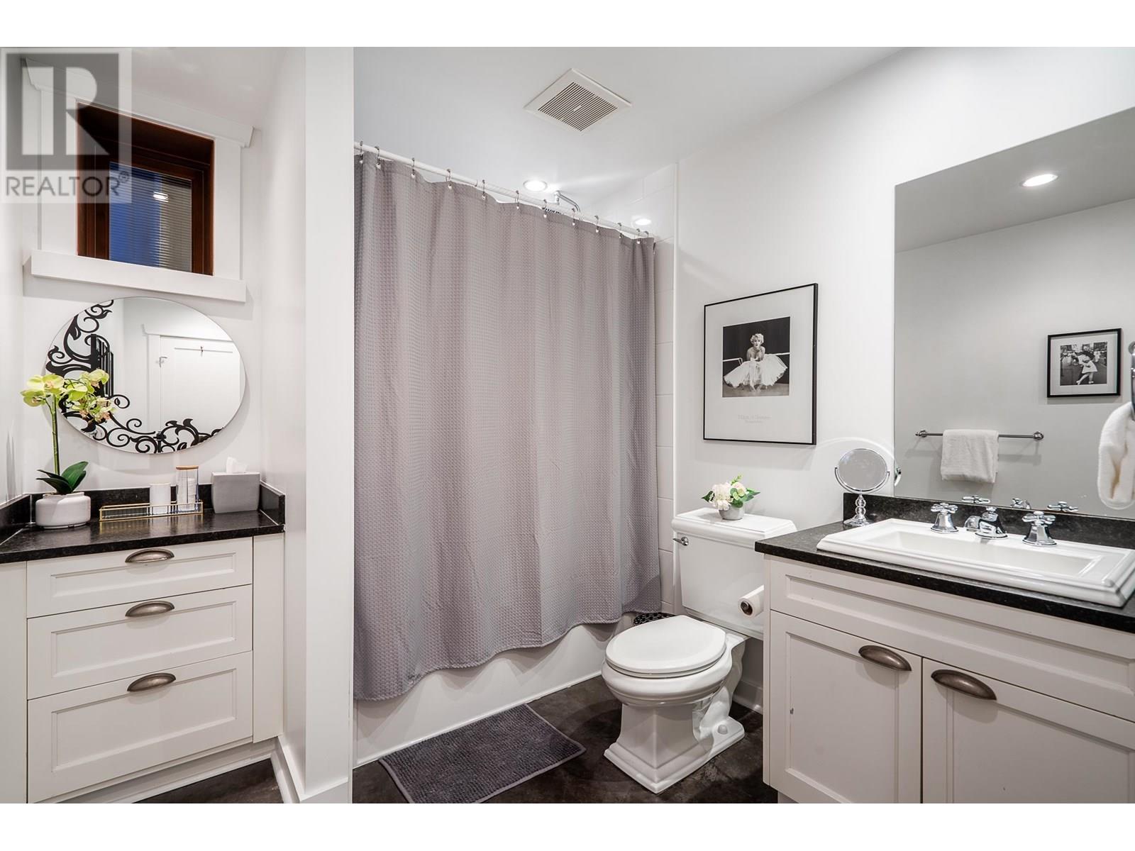3394 MAHON AVENUE, North Vancouver