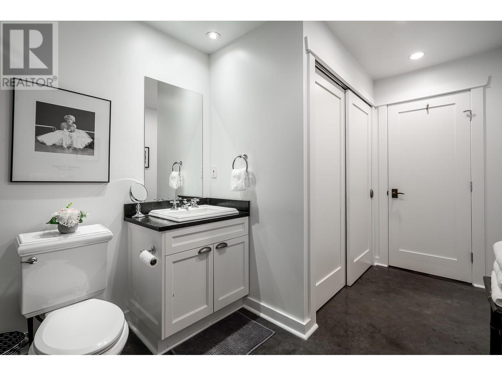 3394 MAHON AVENUE, North Vancouver