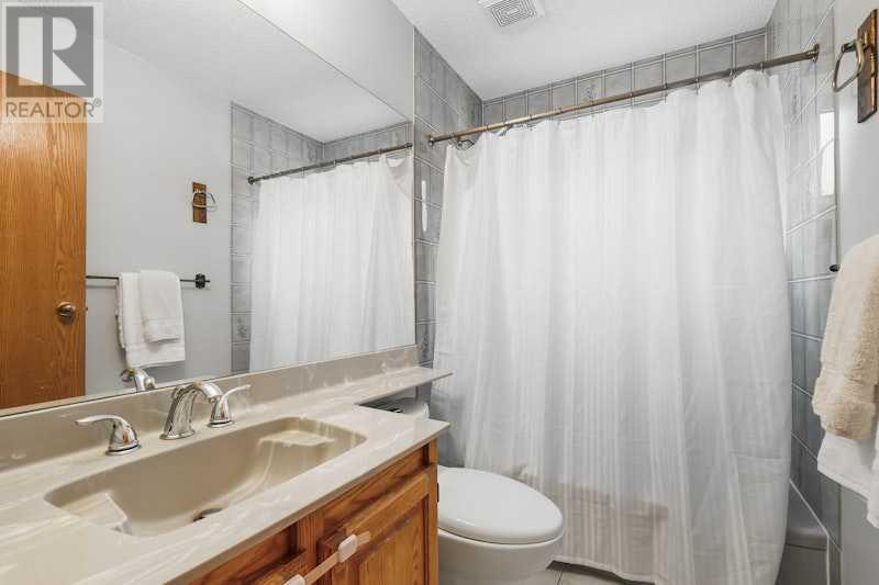 Single Family House for Sale in  Edgepark Way NW Edgemont Calgary 