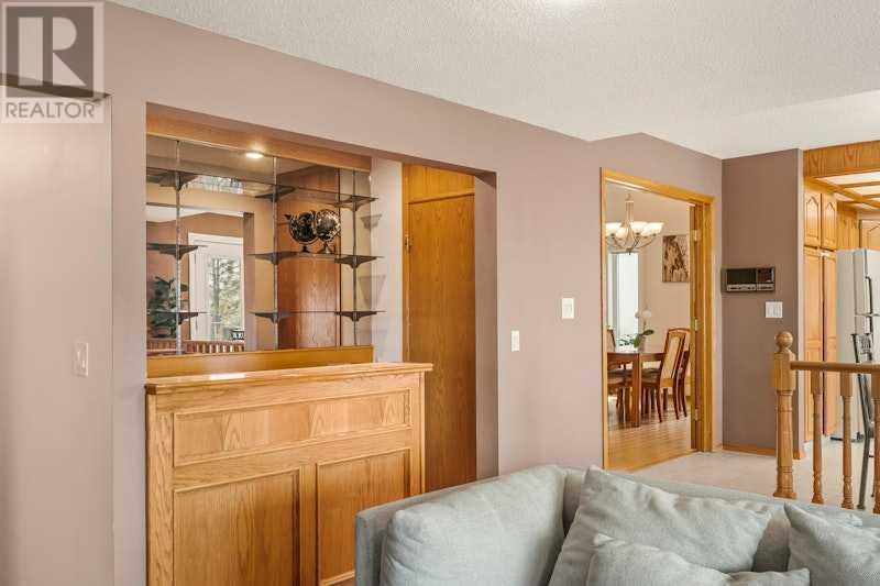 Single Family House for Sale in  Edgepark Way NW Edgemont Calgary 