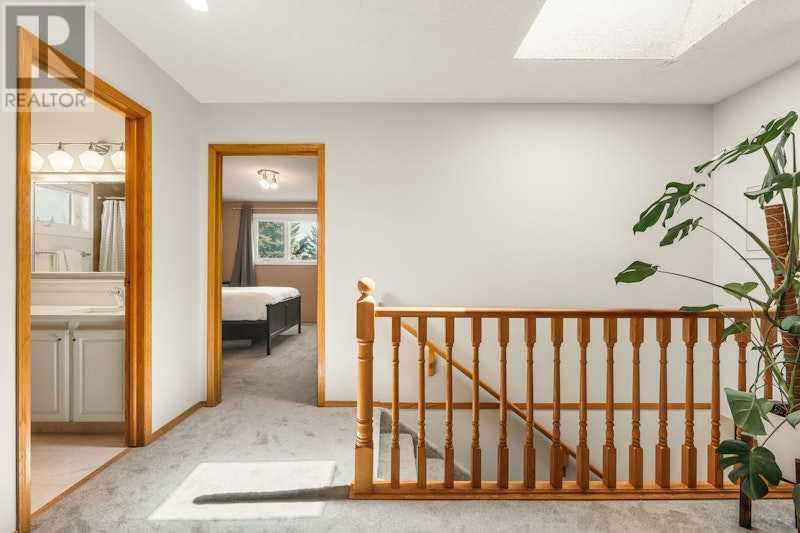 Single Family House for Sale in  Edgepark Way NW Edgemont Calgary 