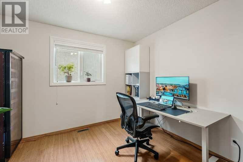 Single Family House for Sale in  Edgepark Way NW Edgemont Calgary 