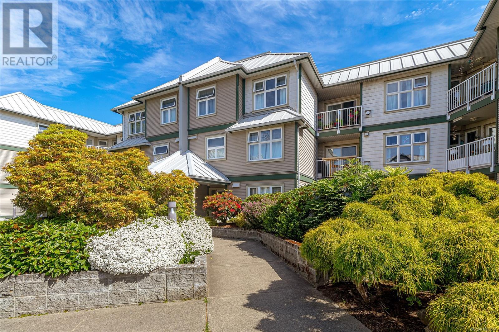 105 3010 Washington Ave, Victoria