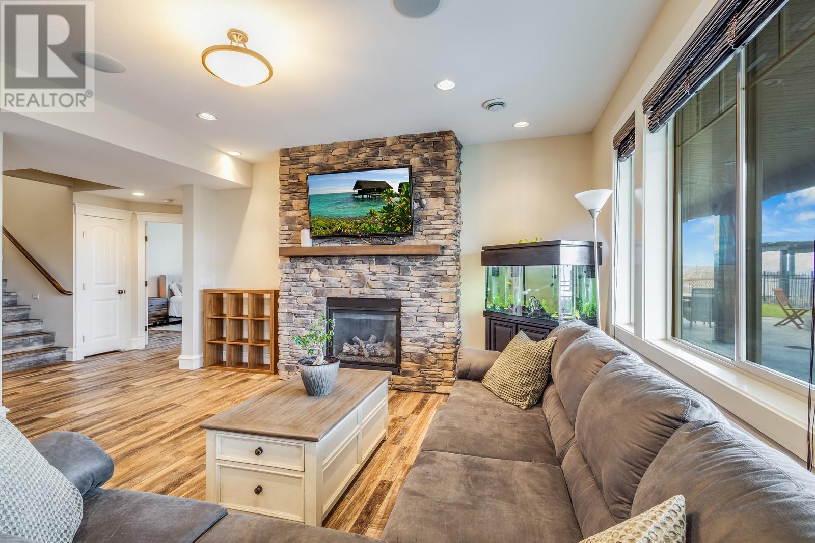 Photo 2 of 1830 Birkdale Avenue, Kelowna BC