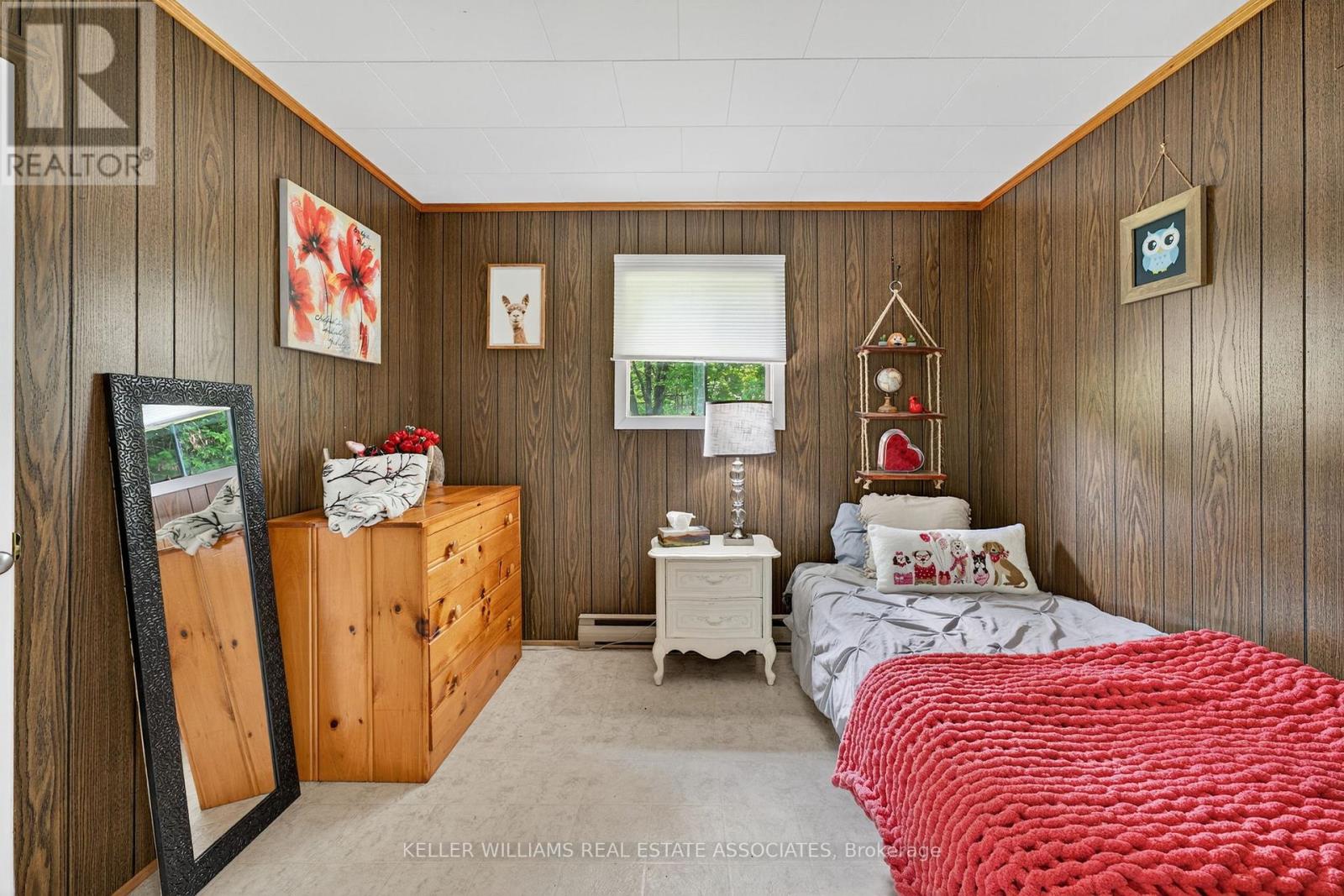 Photo 19 of 17377 35 Highway, Algonquin Highlands ON