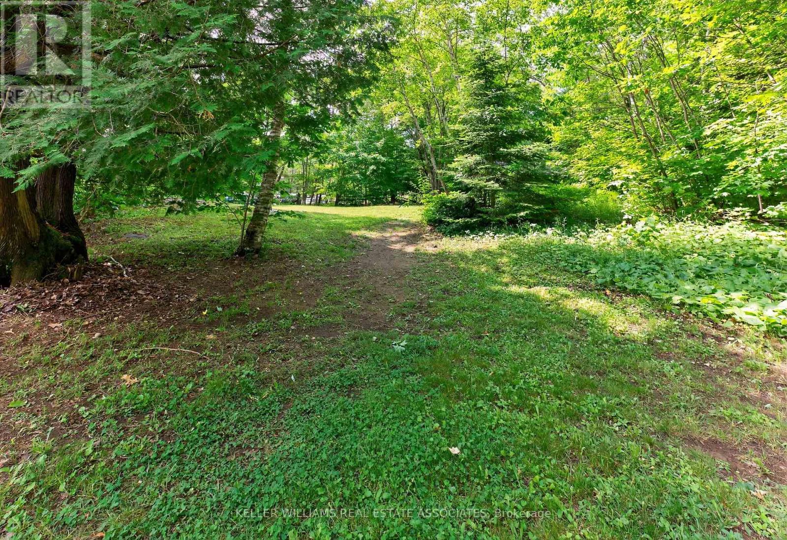 Photo 8 of 17377 35 Highway, Algonquin Highlands ON