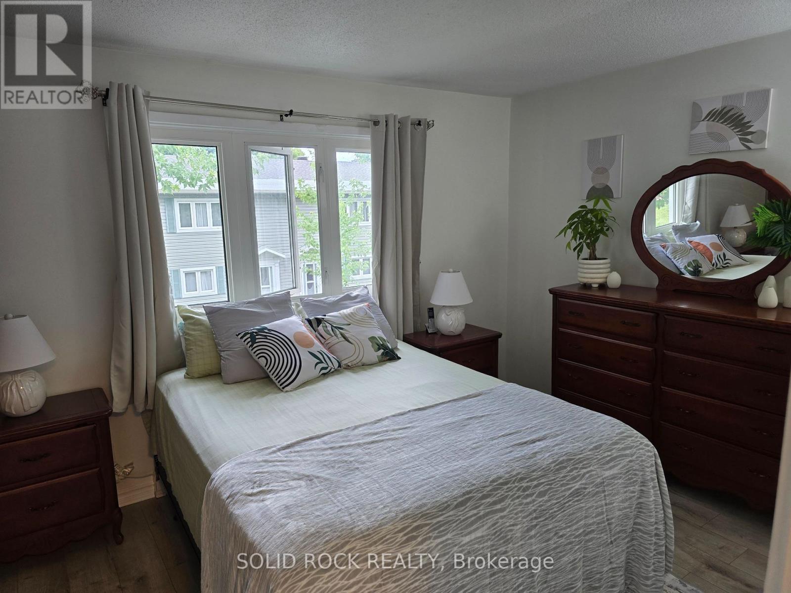 Photo 11 of 9 740 Morin Street N, Ottawa ON