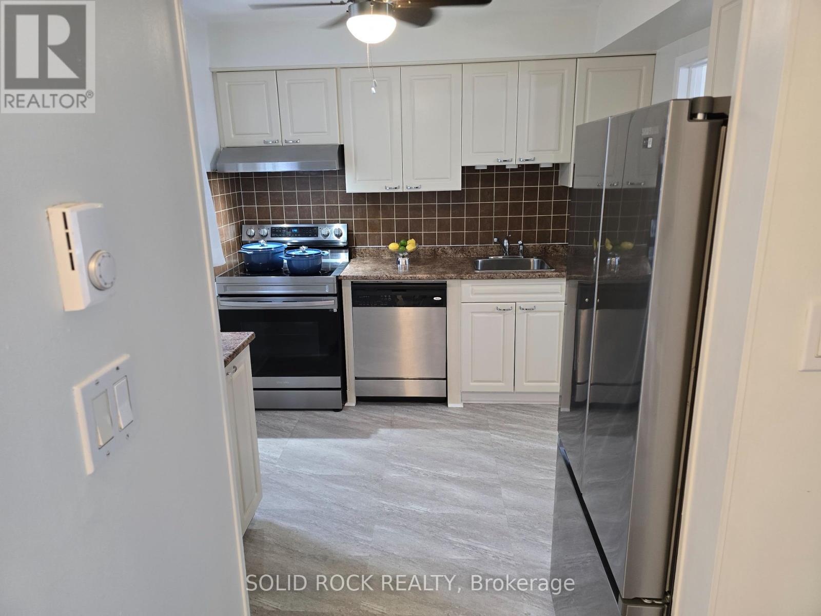 Photo 9 of 9 740 Morin Street N, Ottawa ON