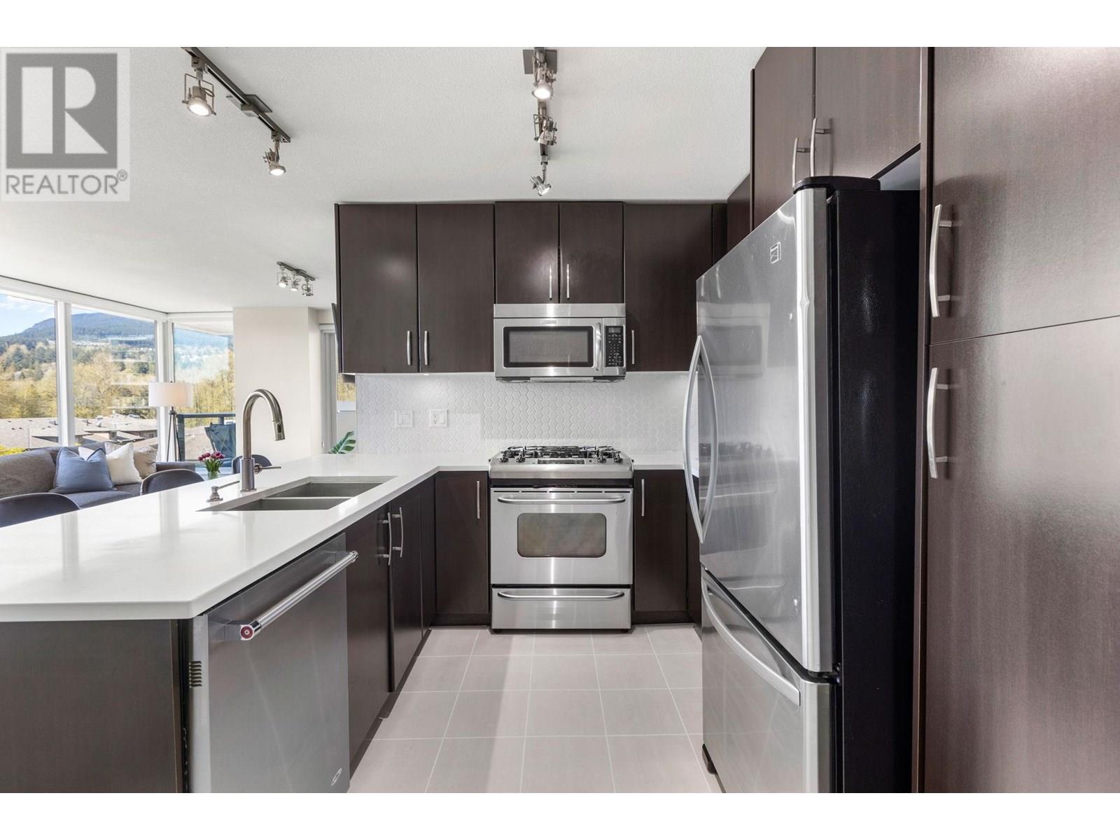 Photo 8 of 706 651 Nootka Way, Port Moody BC