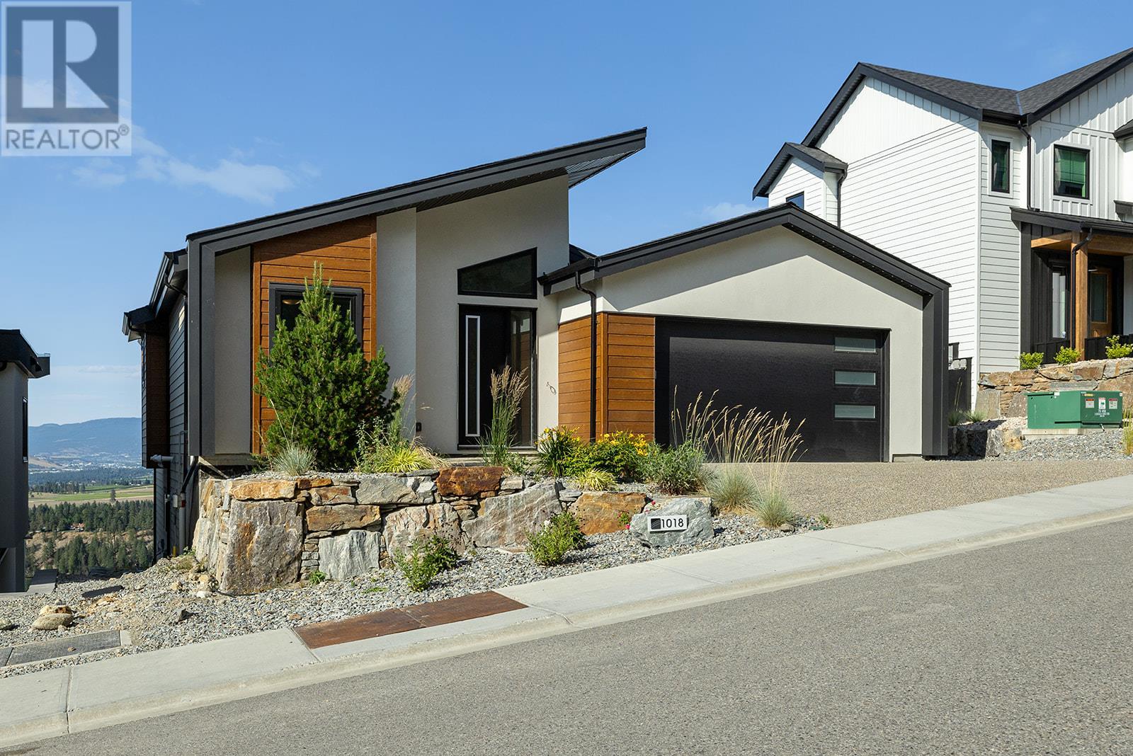  1018 Emslie Street, Kelowna