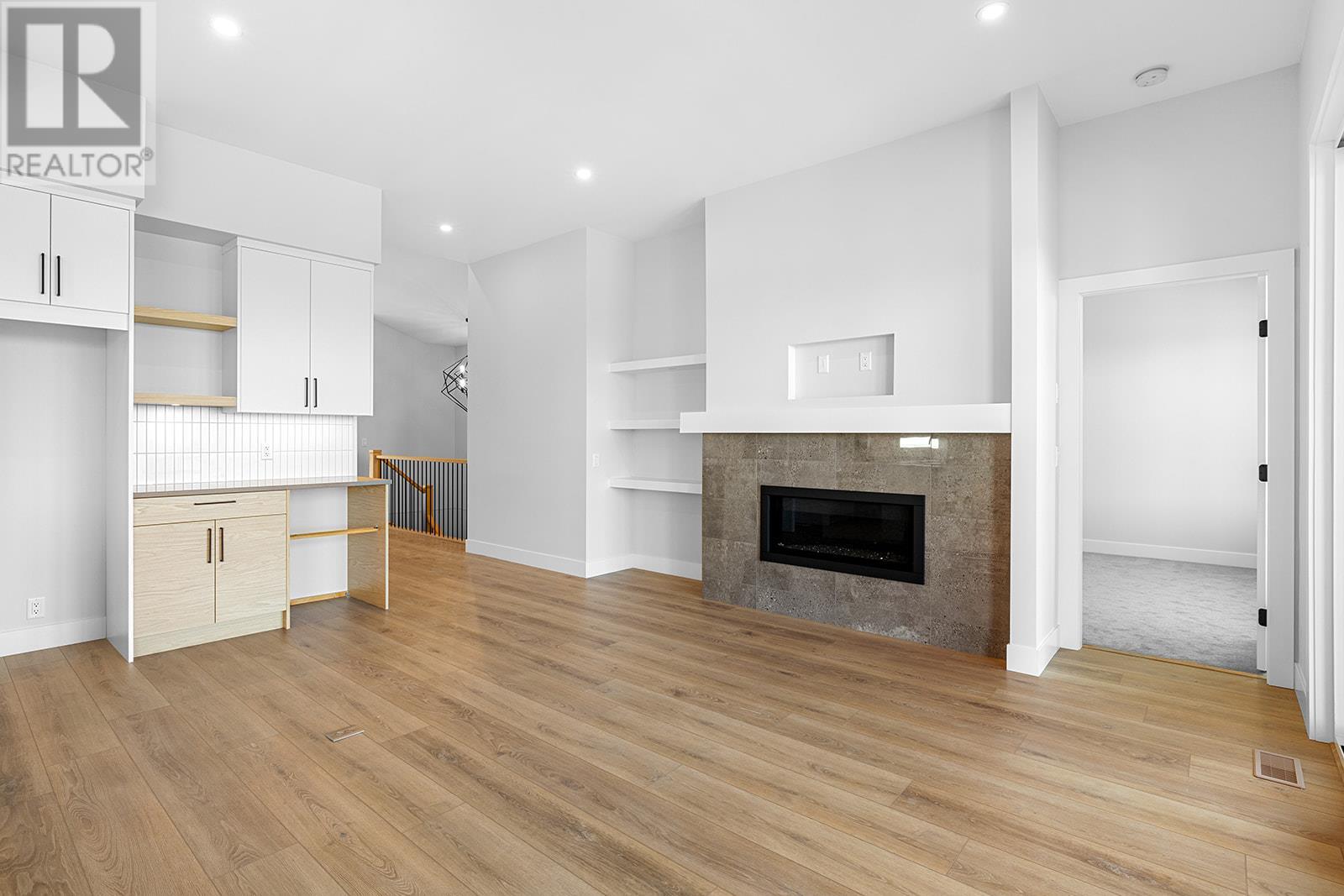 1018 Emslie Street, Kelowna