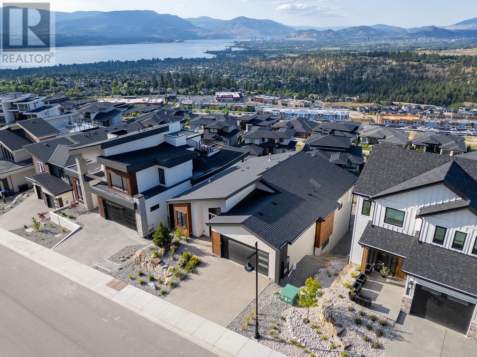  1018 Emslie Street, Kelowna