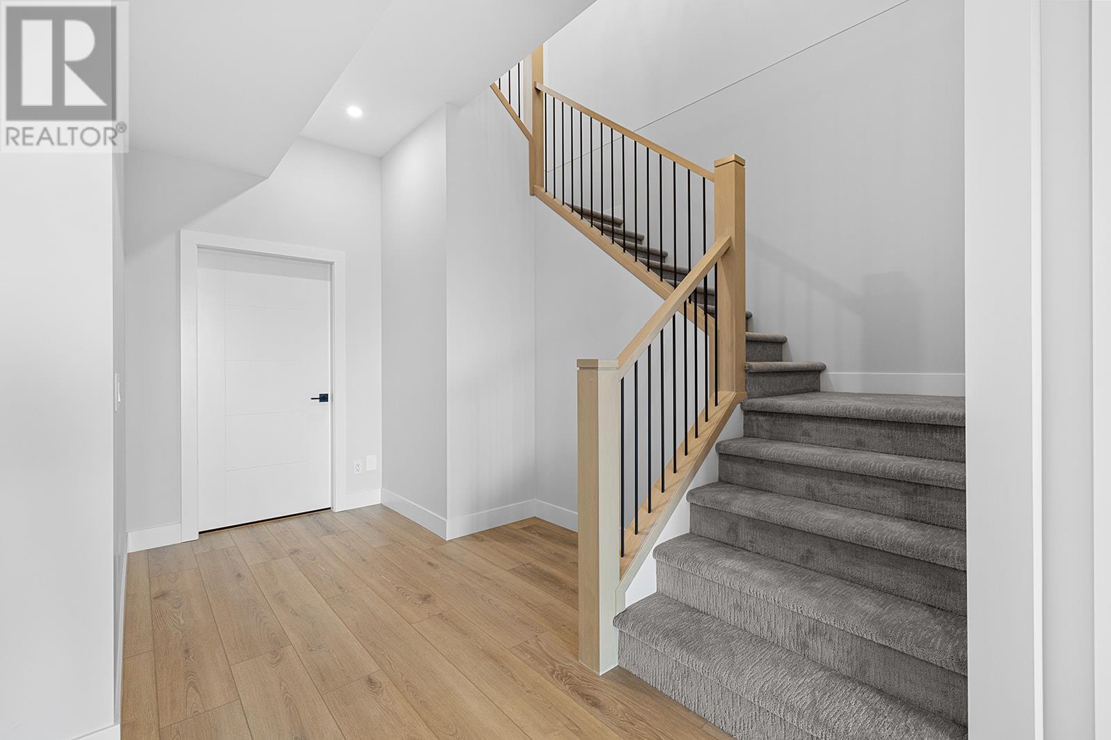 1018 Emslie Street, Kelowna
