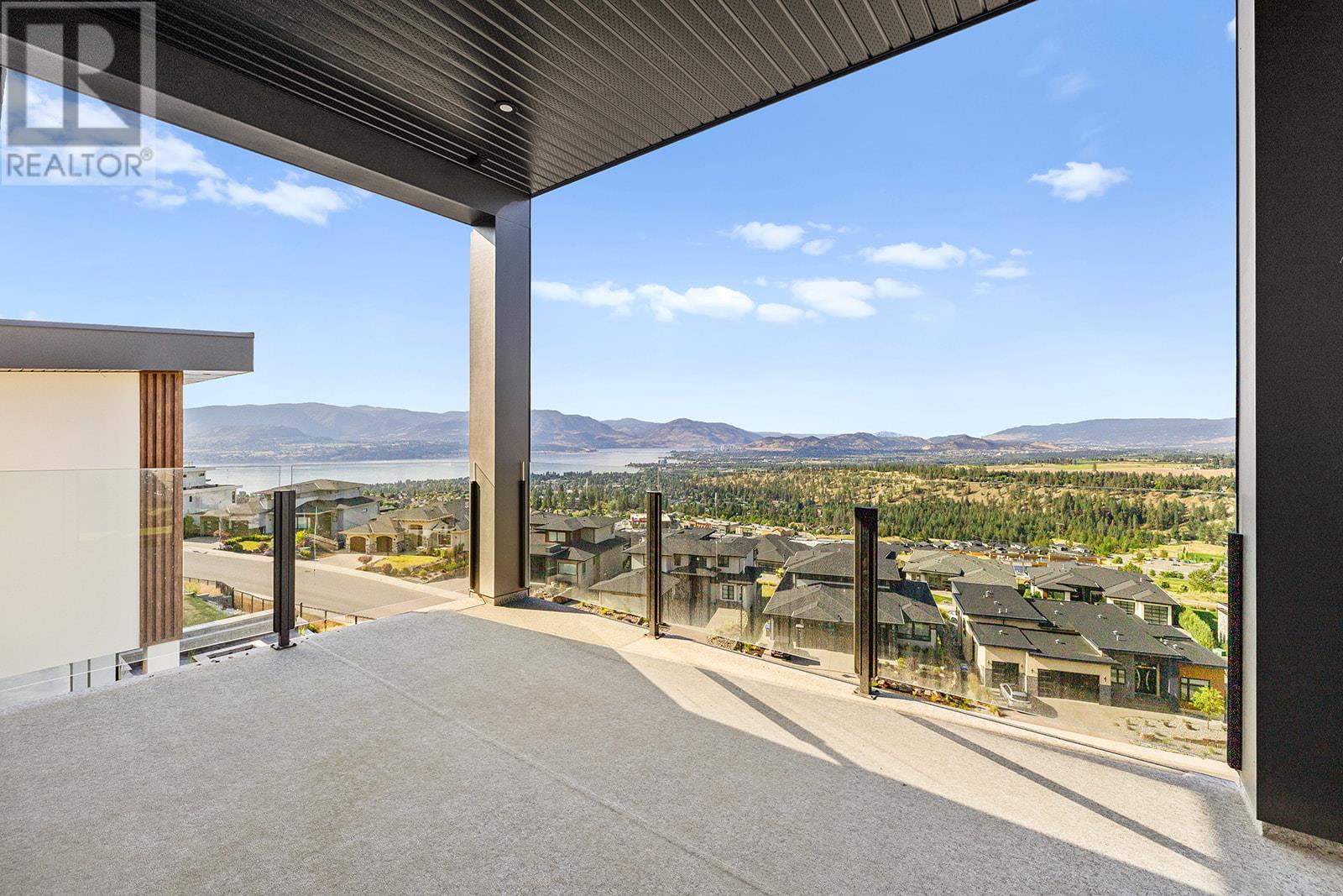  1018 Emslie Street, Kelowna