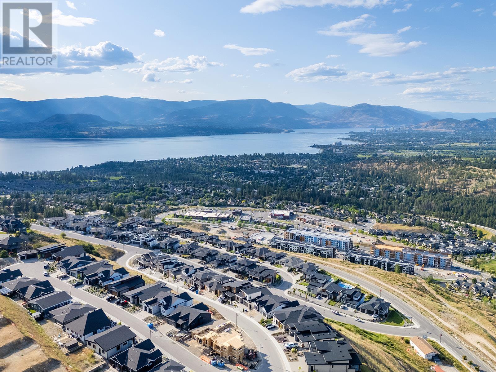  1018 Emslie Street, Kelowna