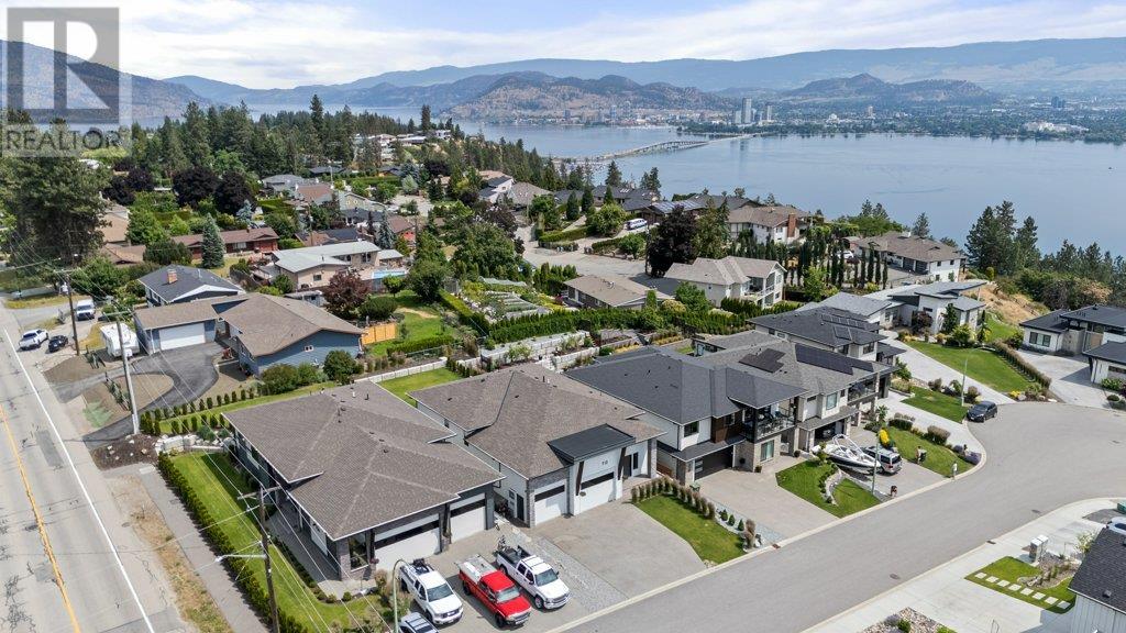  712 Lake Court, West Kelowna