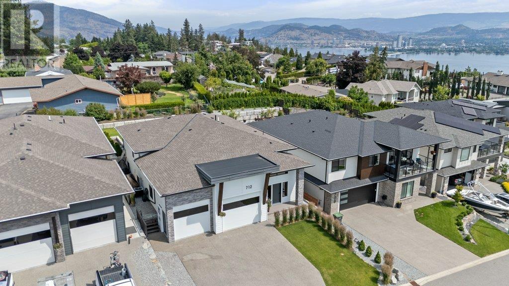  712 Lake Court, West Kelowna