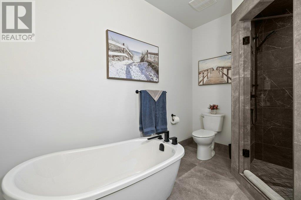  712 Lake Court, West Kelowna