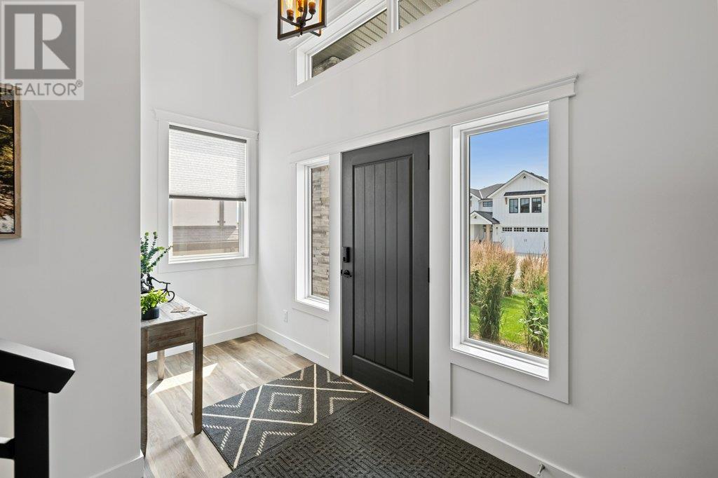  712 Lake Court, West Kelowna